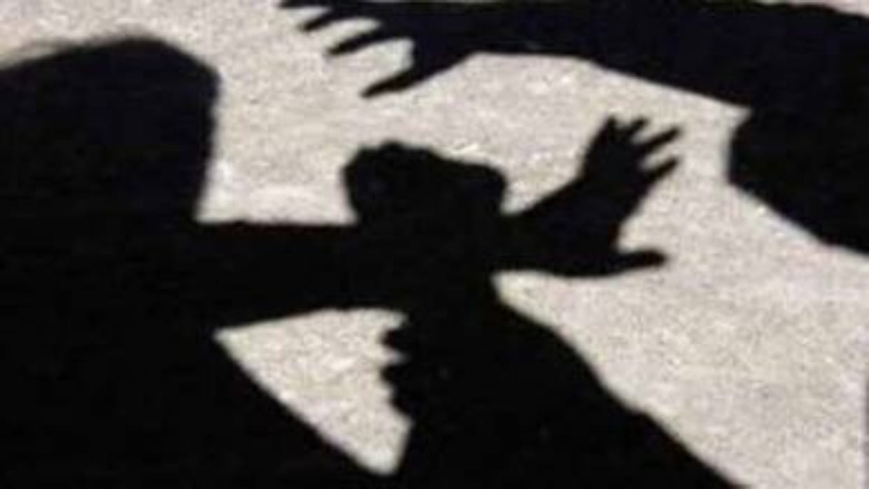 Jammu: son of contractor misbehaved attacked on police officer for fined challan
