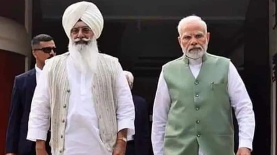 Prime Minister Narendra Modi meets Dera Radha Soami, Beas head Baba Gurinder Singh Dhillon in Amritsar