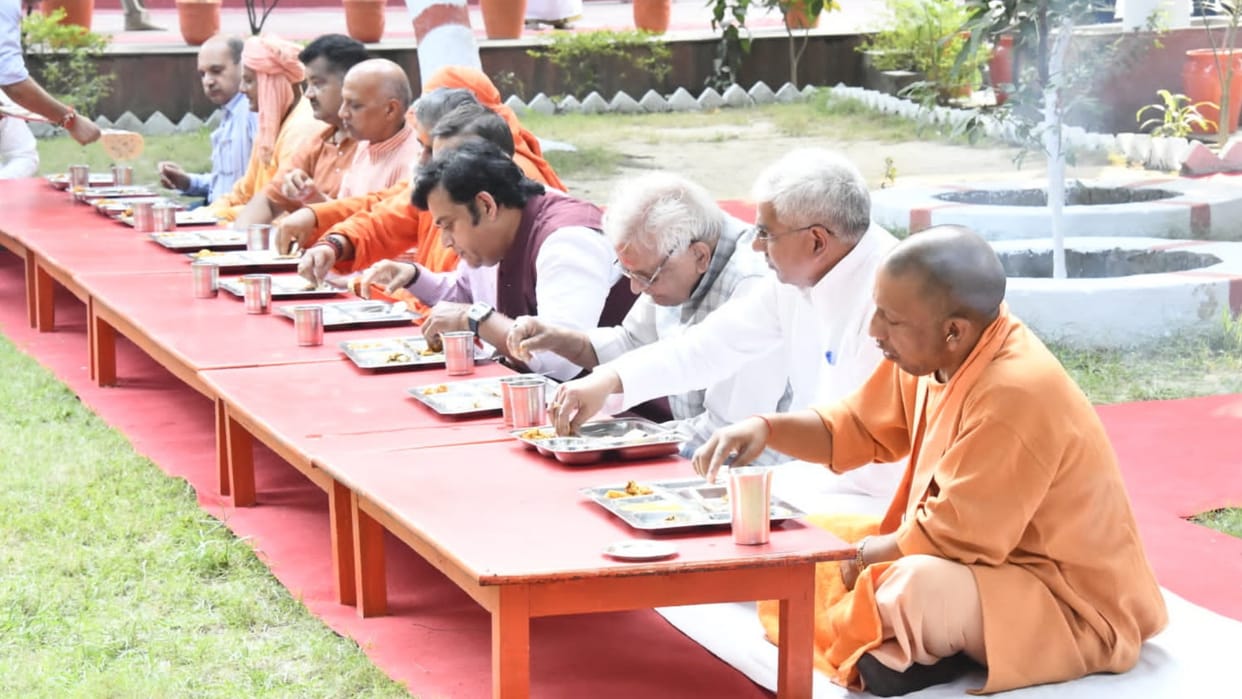 CM Yogi had dinner under Amla tree at Gorakhnath Mandir Gorakhpur