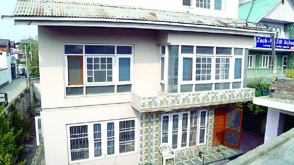 ED attached kashmir Separatist leader Shabir Shah house under anti money laundering law in Srinagar