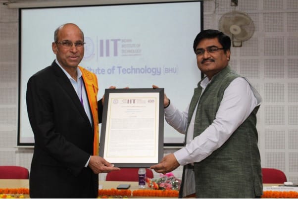 alumni student who donated 9 crores to IIT BHU said I am very lucky to have come here