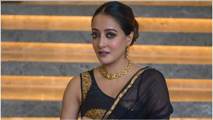 Raima Sen Birthday:शाही परिवार से ताल्लुक रखती हैं राइमा सेन, बॉलीवुड में अपनी धाक जमाने में रहीं नाकाम - Raima Sen Birthday Interesting Facts About Actress Who Belongs To Royal Family And