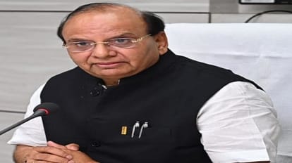 'INDIA' में पड़ रही दरार?: दिल्ली के LG से मिले कांग्रेस नेता, केजरीवाल सरकार के भ्रष्टाचार का मुद्दा उठाया Congress leaders have met Delhi Lieutenant Governor Vinay Kumar Saxena