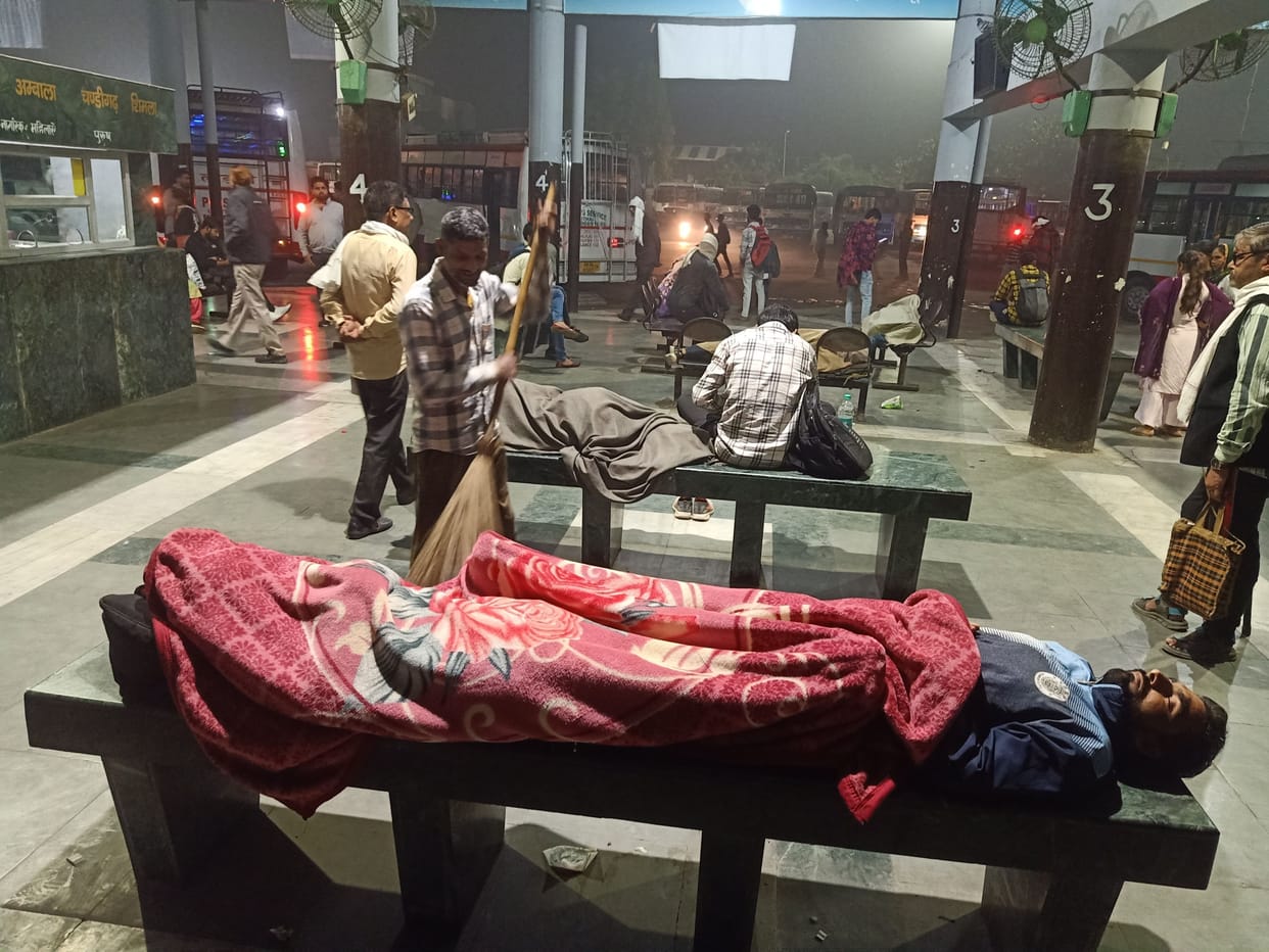 Take refuge in night shelter and gurudwara