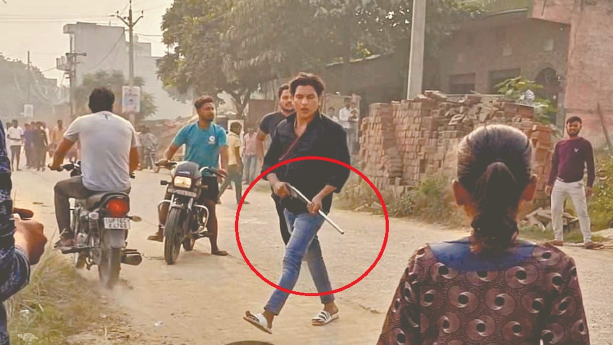 Young man beating and firing in Greater Noida, video goes viral
