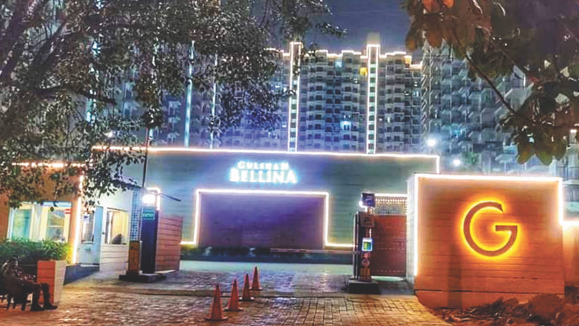 Seven children trapped in lift of Greater Noida Gulshan Bellina Society for 40 minutes