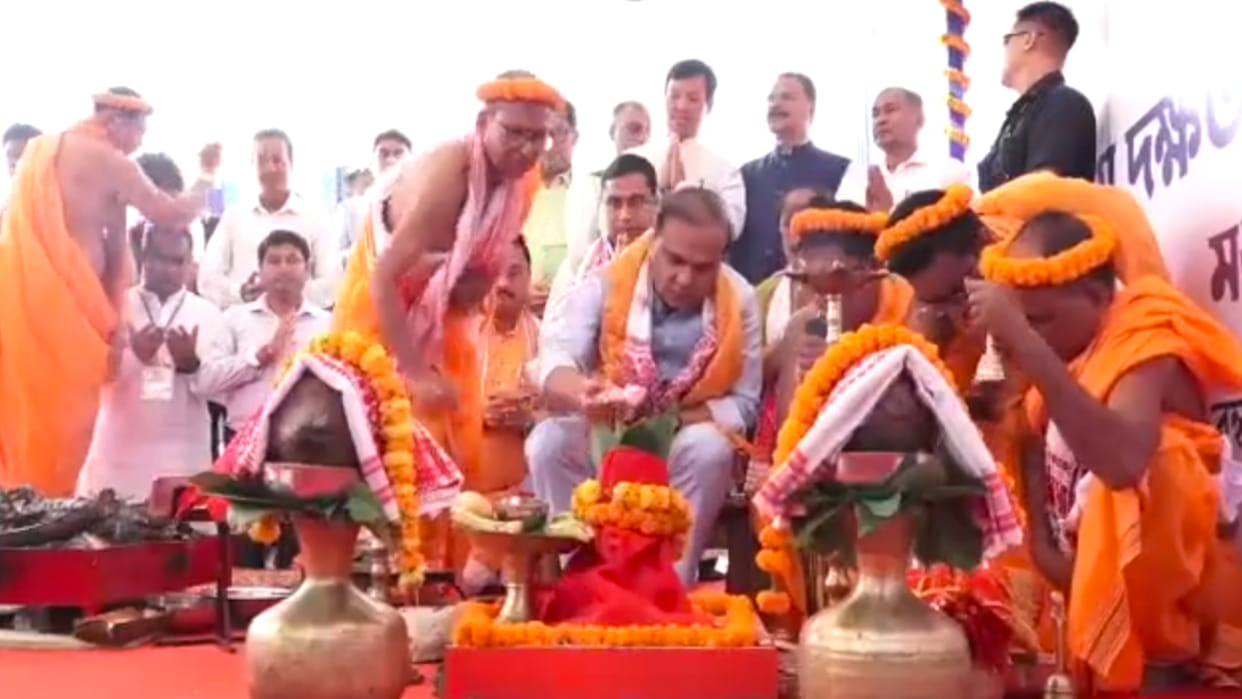 Himanta biswa sarma said Rs 1000 Cr Assam varsity will upskill NE youths
