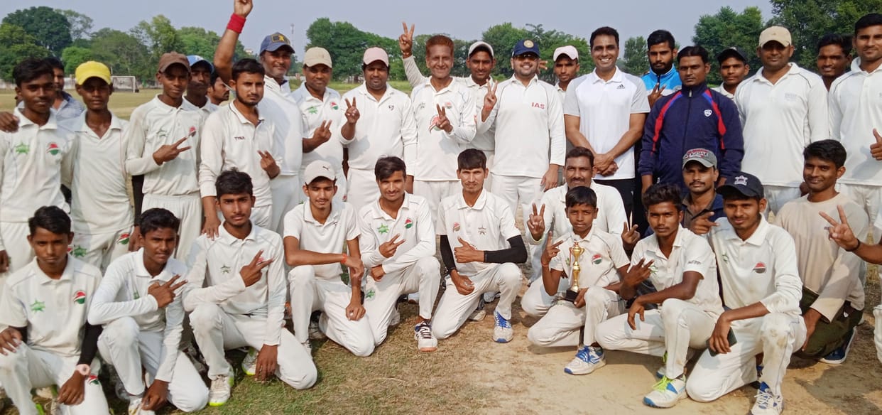 DM won the team by hitting a four on the last ball