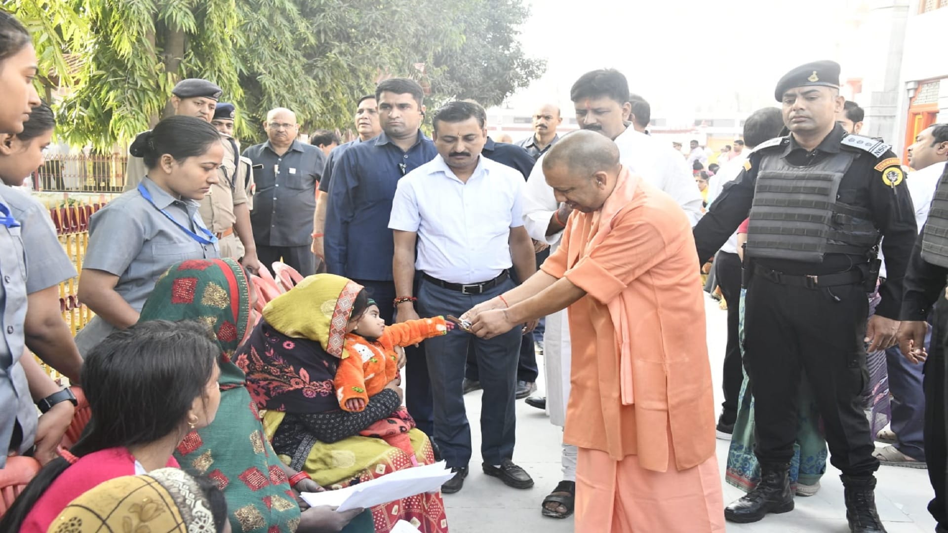 Chief Minister Yogi Adityanath listened to complaint in Janta Darbar in Gorakhpur today