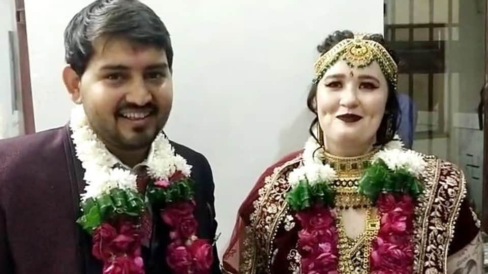 England girl got married with young man of Agra according to Hindu customs
