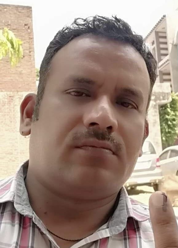 Moradabad's MR dies after being hit by a train