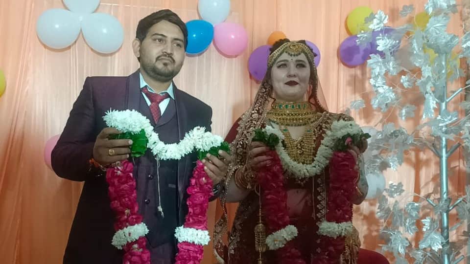 England girl got married with young man of Agra according to Hindu customs