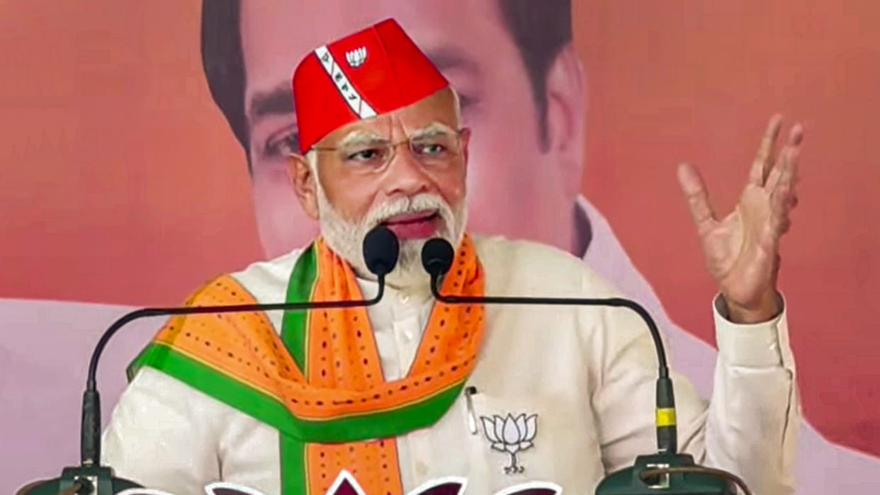 Gujarat Assembly Election 2022 PM Modi Road Show Address Rally Valsad Took Part in Mass Marriage Ceremony
