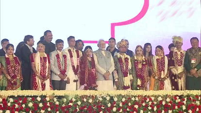 Gujarat Assembly Election 2022 PM Modi Road Show Address Rally Valsad Took Part in Mass Marriage Ceremony