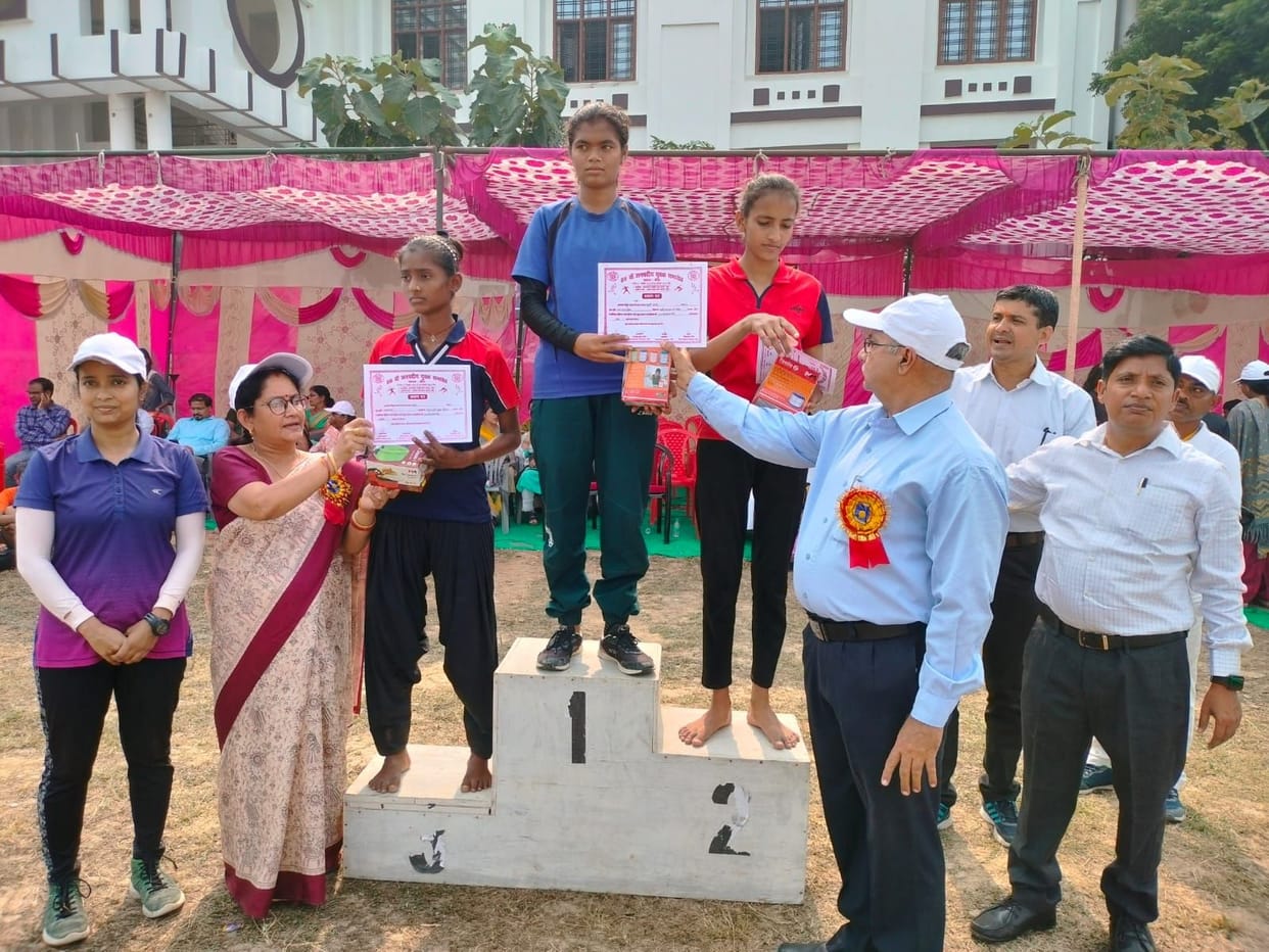 Banda: Gautam and Purvi's performance in 5000 meters race