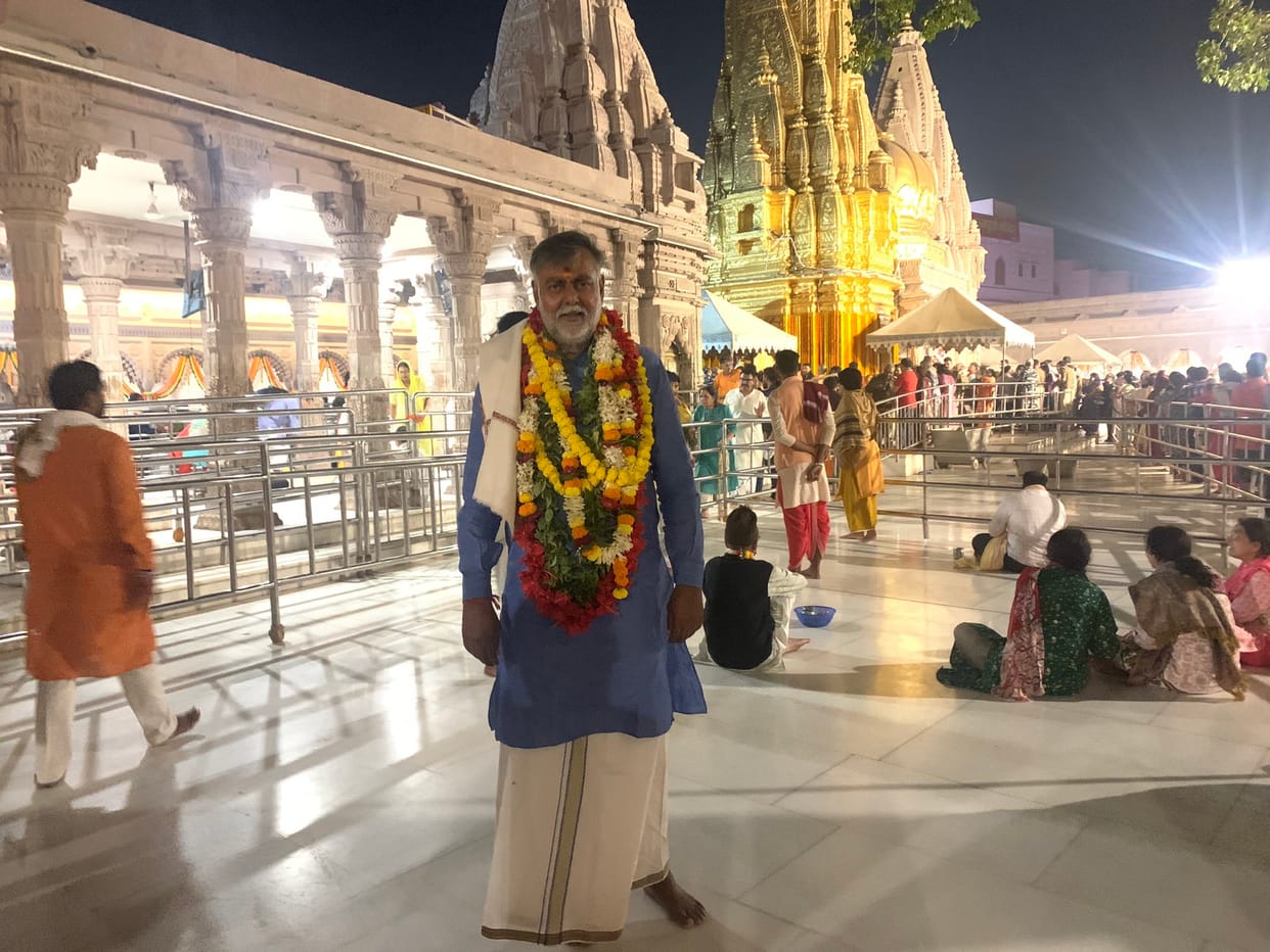 Union Minister Prahlad Patel worship in kashi Vishwanath temple  discusses with BJP leaders
