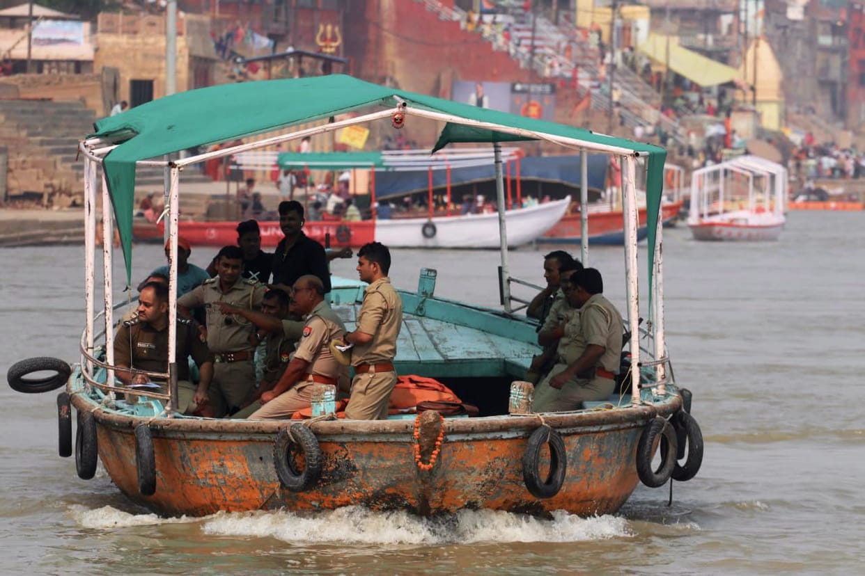 Dev Deepawali 2022 there will be no crowd at Ganga Ghats of Kashi briefed to policemen