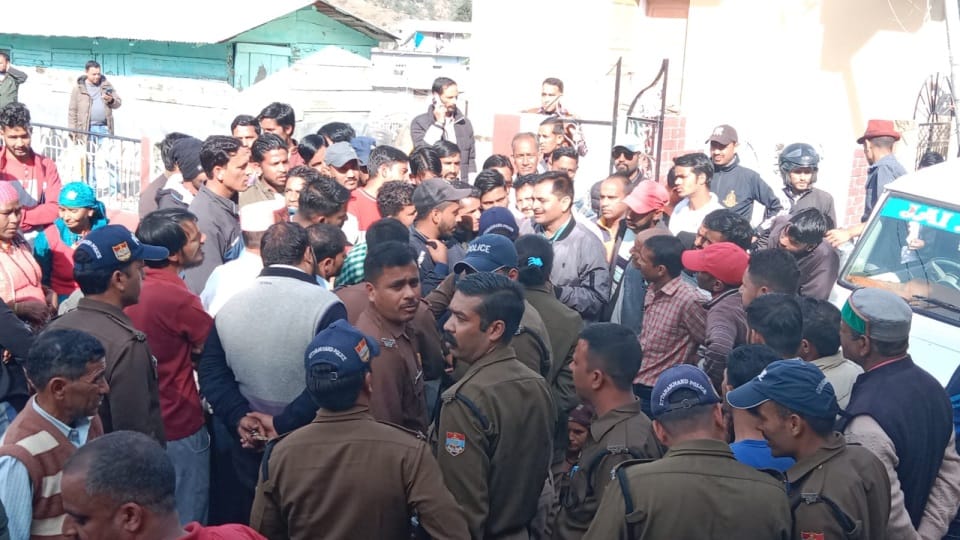 Uttarkashi News: Missing Woman Skeleton Found and Parents held traffic jam on yamunotri Highway