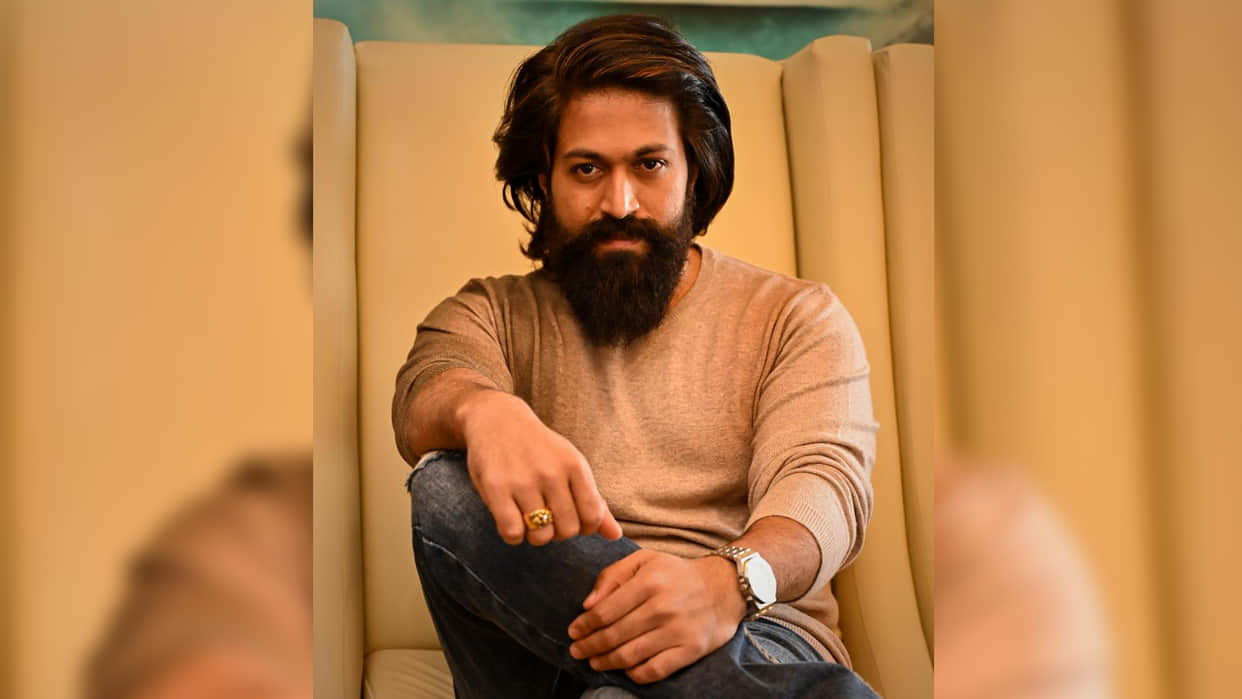 kgf 2 star yash become to play raavan role in nitesh tiwari and madhu mantenas film ramayan as per reports