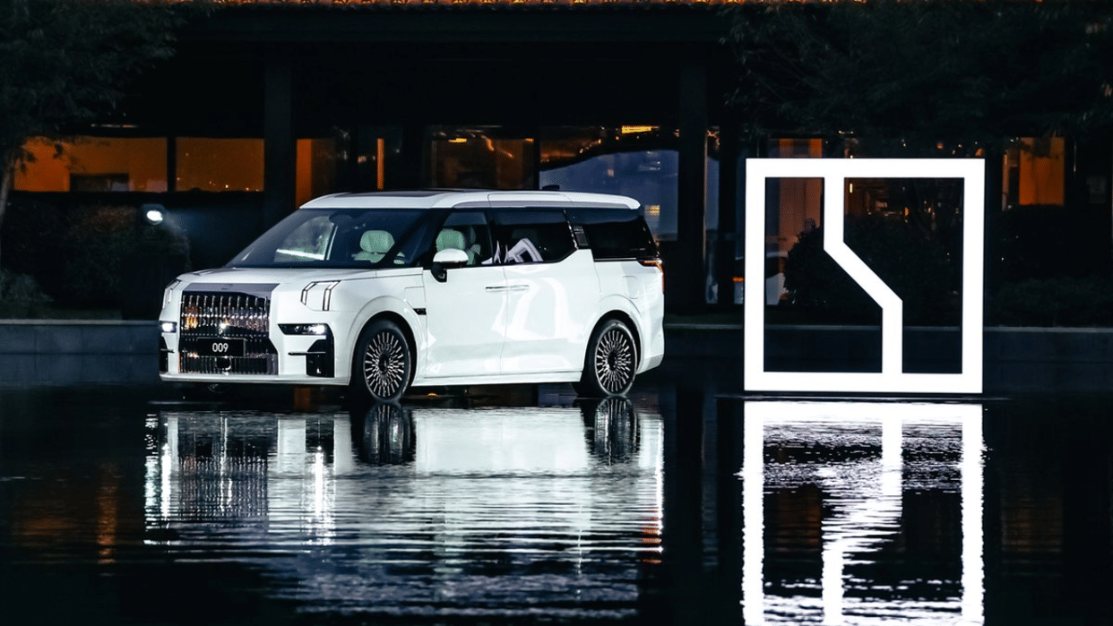 Chinese company Zeekr launched luxury electric MPV 009, will deliver from Delhi to Jaisalmer in single charge