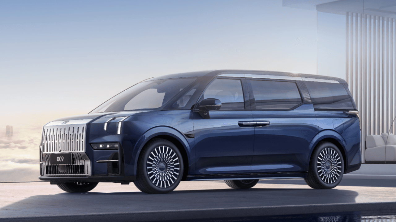 Chinese company Zeekr launched luxury electric MPV 009, will deliver from Delhi to Jaisalmer in single charge