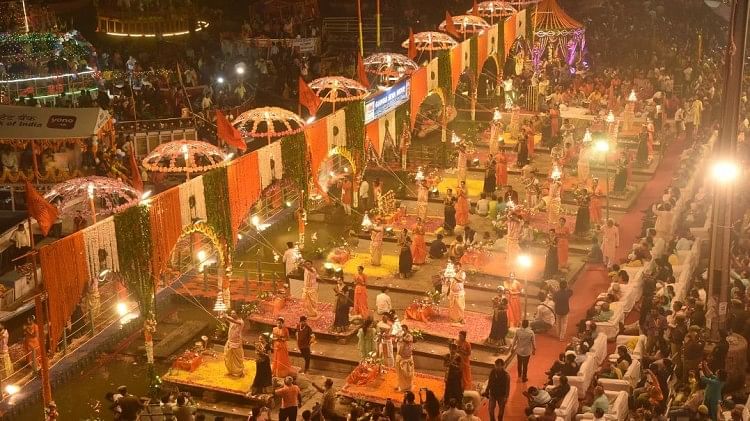 देव दीपावली: विद्वत परिषद की सलाह दरकिनार, गंगा आरती की समितियों ने कहा- 27 को ही मनाएंगे महोत्सव