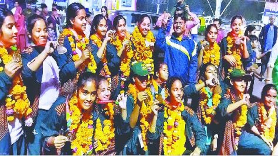 Agra Girl's won bronze medal in the national competition of under-14 hockey