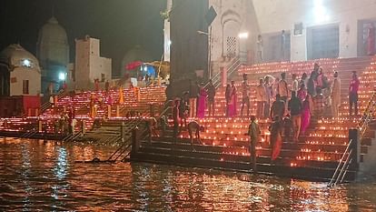 Dev Diwali 2022 Yamuna ghats lit up with the light of 21 thousand lamps in Bateshwar Agra