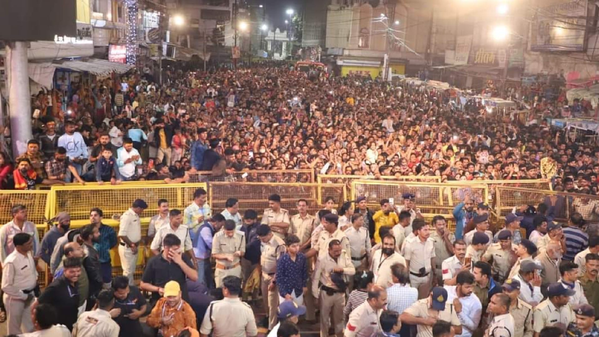 Hari Har Milan Baba Mahakal arrived at midnight to hand over power to Shri Hari