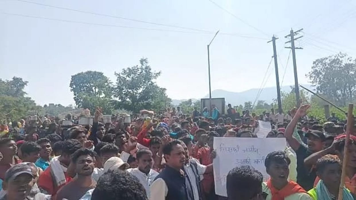 chhattisgarh tribals protest against NMDC's public hearing in dantewada