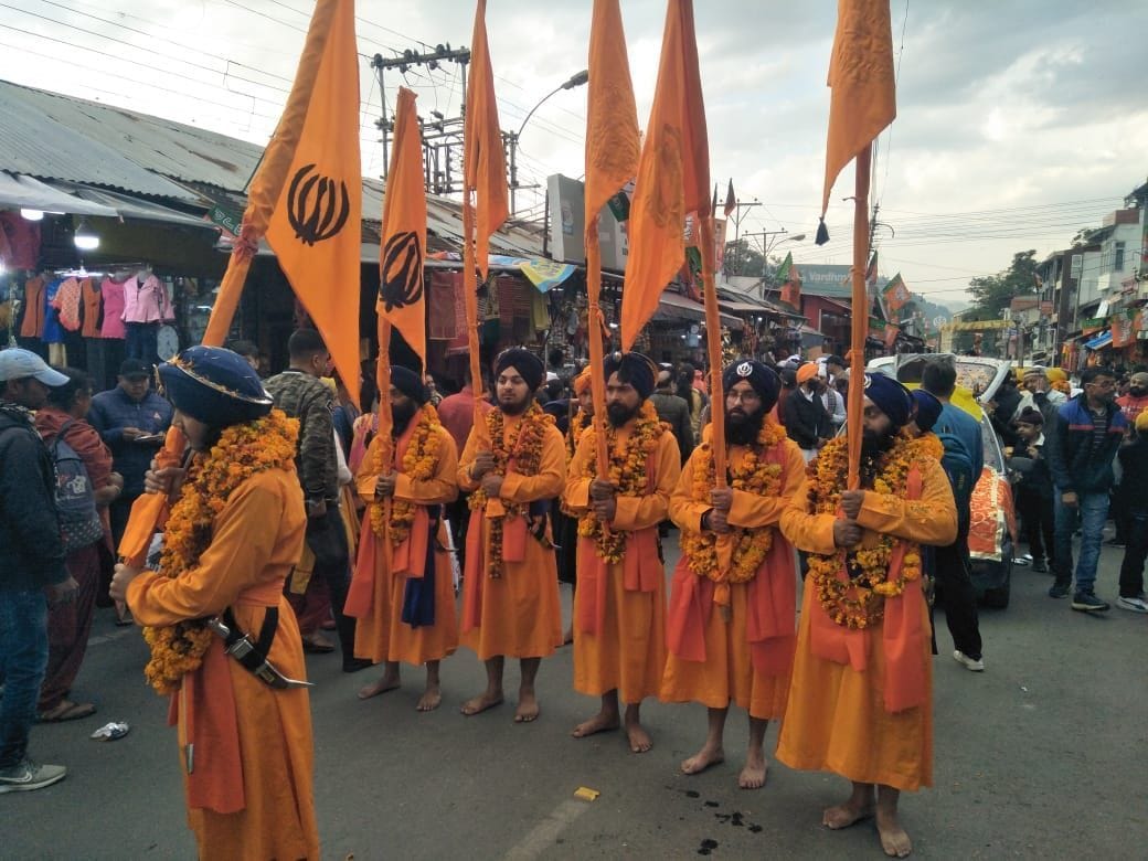 Nagar Kirtan taken out in the city on Guru Parv