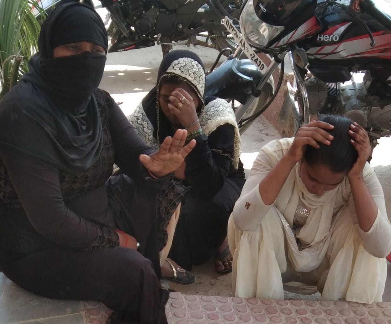 Kanpur Dehat: Youth found injured at Jhinjhak station, died, left home to go to Ahmedabad with partner
