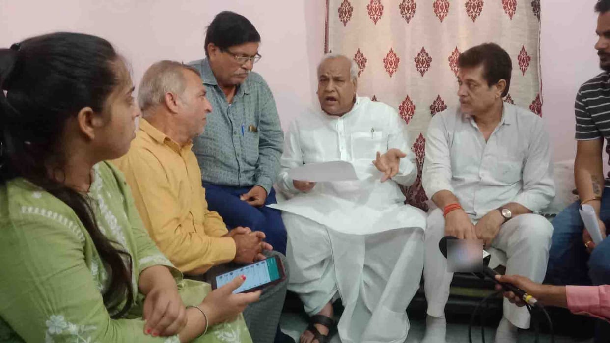 youth of Kanpur imprisoned for three months in Guinea, MP met the family, assured to bring them safely