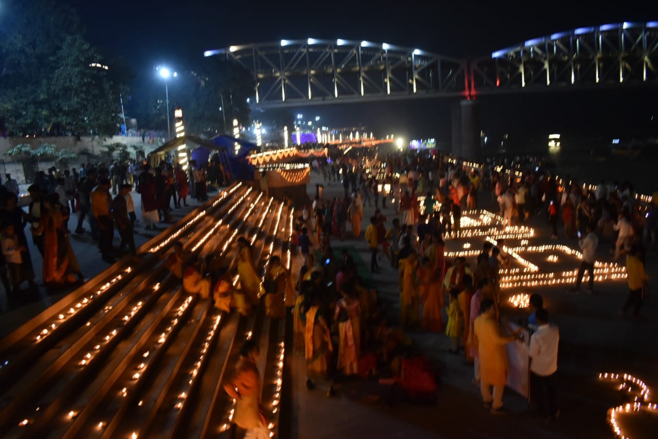 Dev deepawali 2022 Varanasi PHOTOS Devlok descended on the Ganges Ghats of Kashi see photos