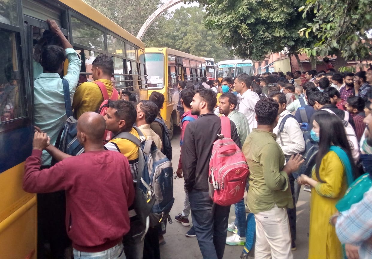 135 buses were dispatched to 6 districts on the second day, 7436 candidates traveled