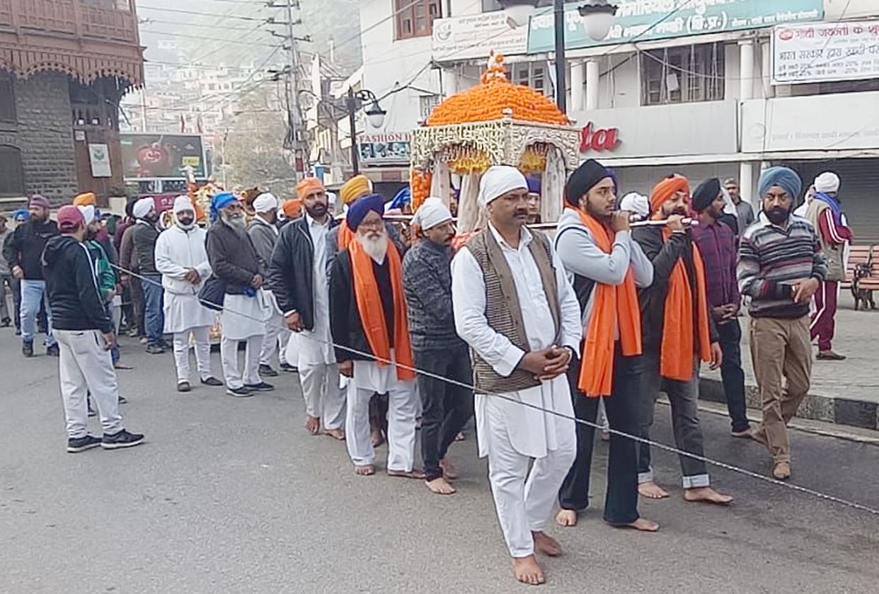 mandi news himachal news festival Guru Nanak Dev shobhayatra mandi