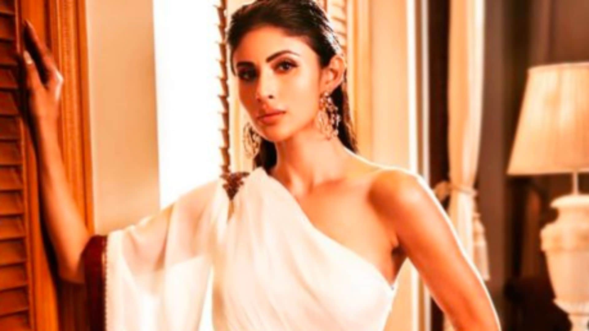 avneet kaur bold photoshoot and poonam pandey glamorous look sonakshi sinha mouni roy shilpa shetty sunny