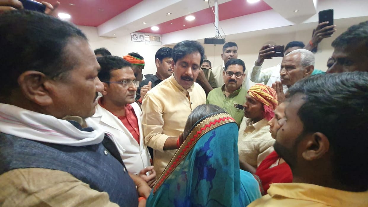 UP Politics Anil Rajbhar took jibe at SBSP President om prakash rajbhar on abbas ansari remarks