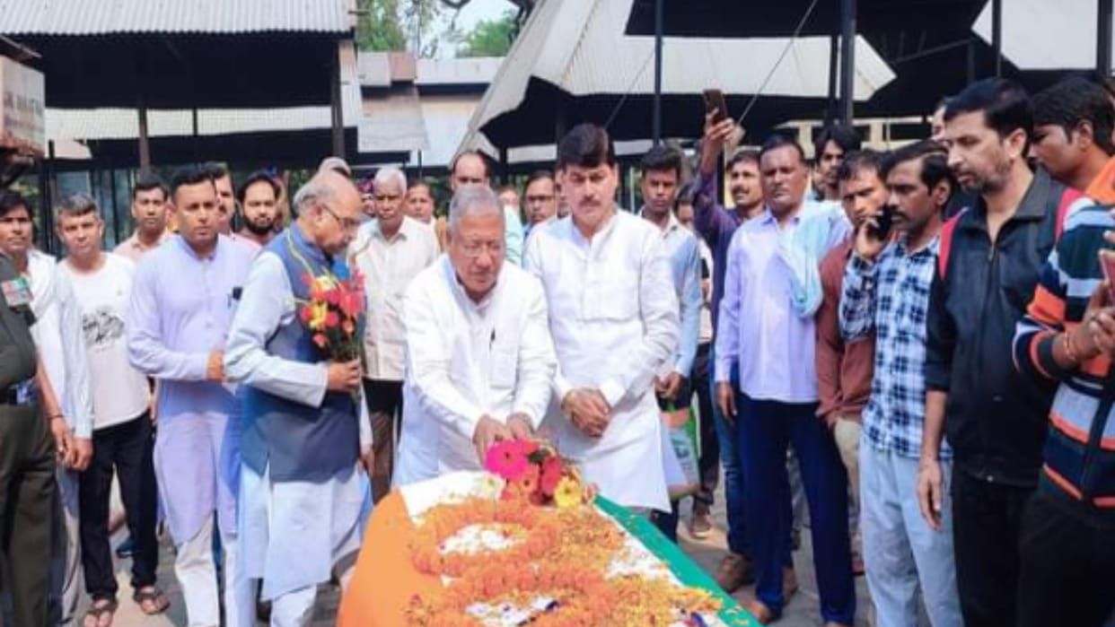 Meerut body of the Subedar of Jagriti Vihar reached home the last rites were performed at Surajkund