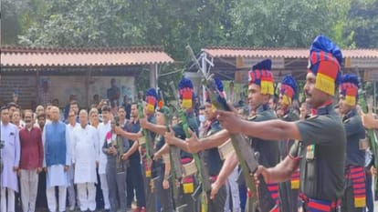Meerut body of the Subedar of Jagriti Vihar reached home the last rites were performed at Surajkund
