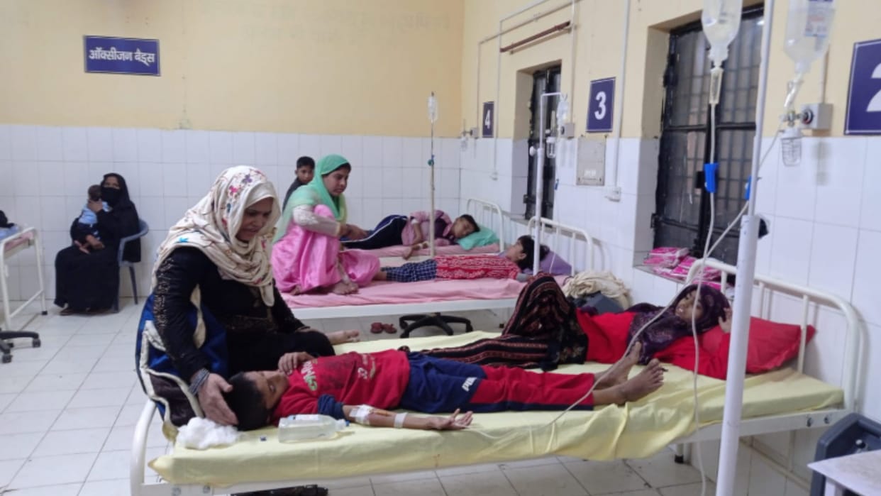 Meerut: People fall ill after drinking poisonous water from the tank, more than fifity hospitalized