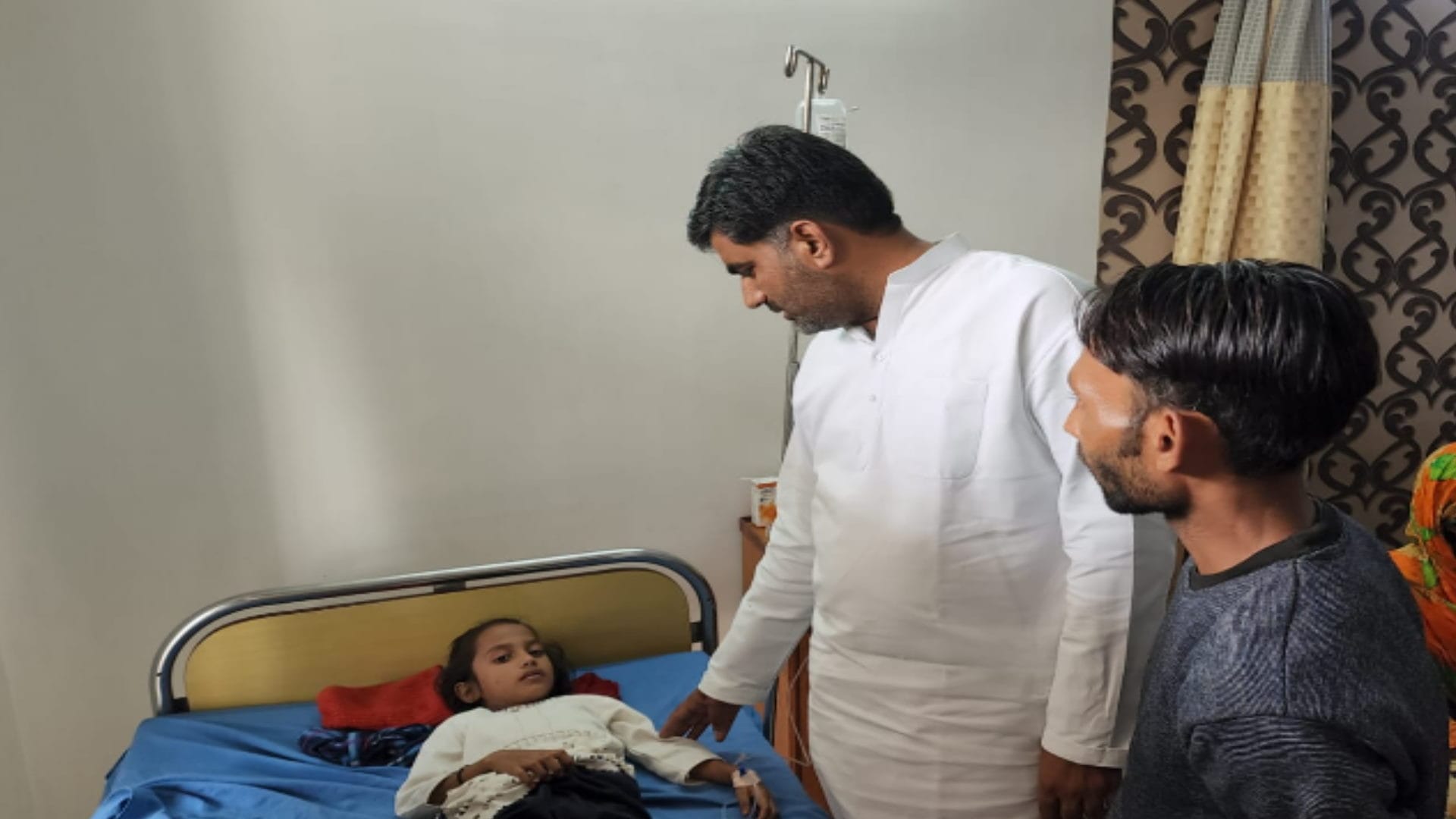 Meerut: People fall ill after drinking poisonous water from the tank, more than fifity hospitalized