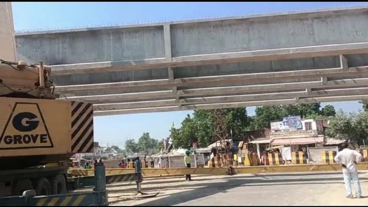 Successful launch of 30 girders of 70-70 tons on Phaphamau Six Lane Bridge