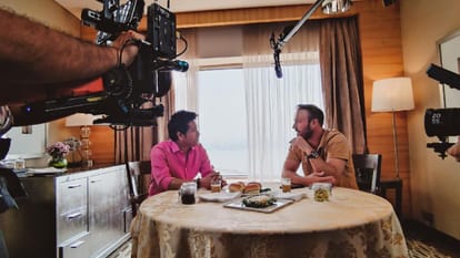 AB De Villiers meets Sachin Tendulkar eats wada pav De Villiers shares photos in Instagram