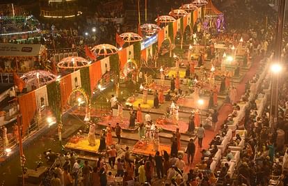 Dev Deepawali 2023 date Ignoring advice of kashi Vidwat Parishad Ganga Aarti committees said festival only 27t