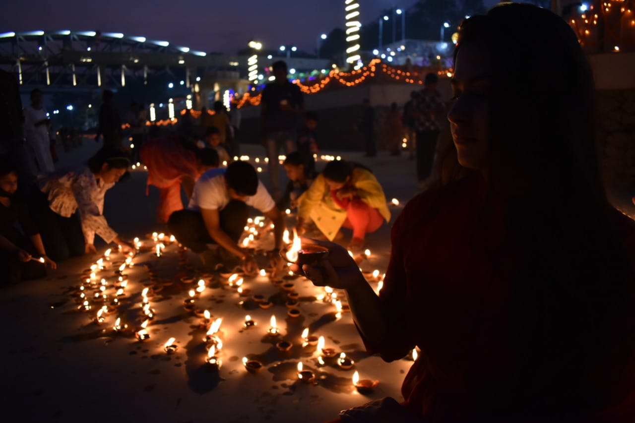 Dev Deepawali 2022 varanasi see in pictures laser show and decorated Kashi supernatural sight