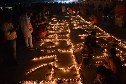 Dev Diwali: 12 lakh candles will illuminate 85 ghats of Kashi, clay and dung lamps will enhance dignity