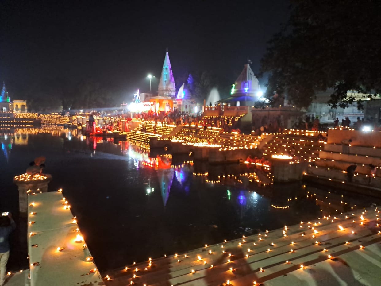 Ghats lit with thousands of lamps on Dev Deepawali