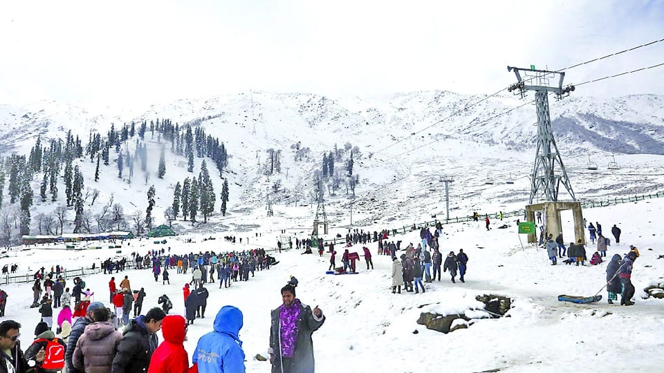 Weather Update: Rain and snowfall expected in many parts of Jammu Kashmir today