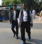 जामा मस्जिद के मुकदमे में कोर्ट जाते हिंदू पक्ष के वकील। संवाद